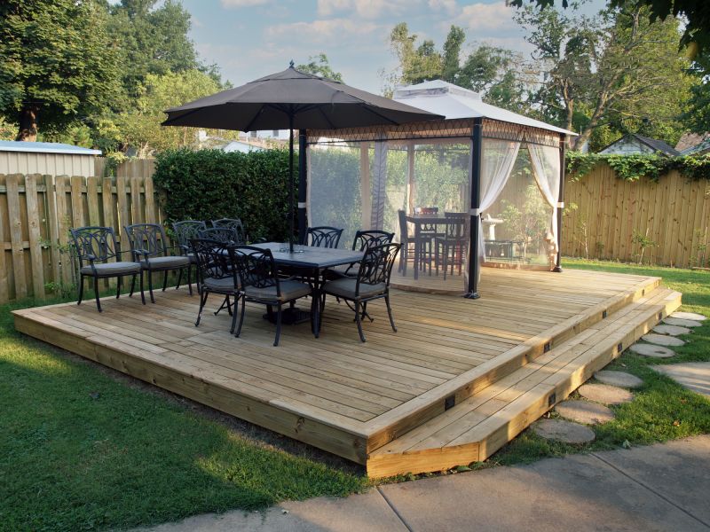 Multi-level outdoor deck